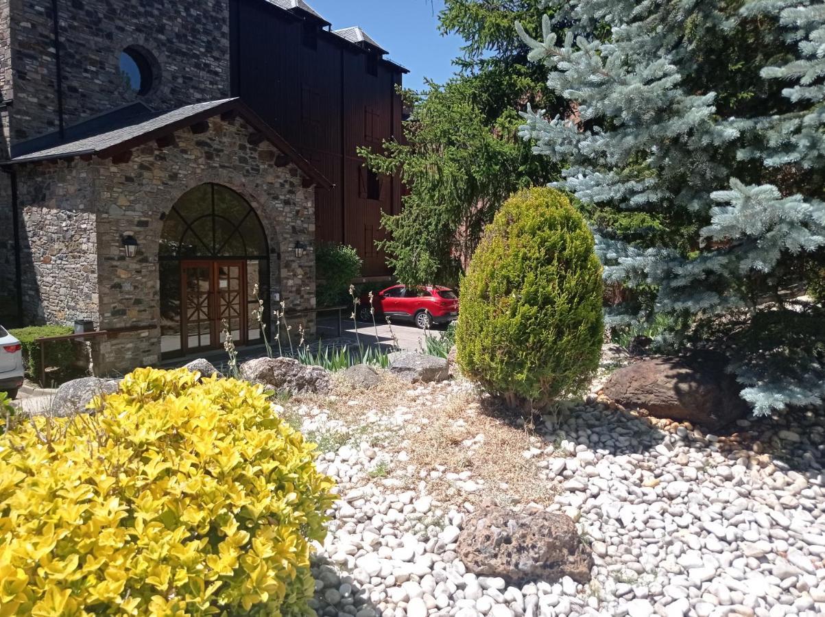 Cerdanya En Familia Montana Park Apartment Enveitg Exterior photo